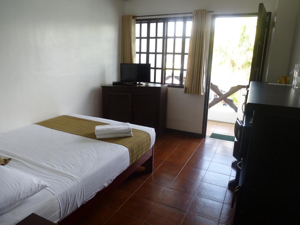 Subiza Beach Resort Olongapo Bagian luar foto