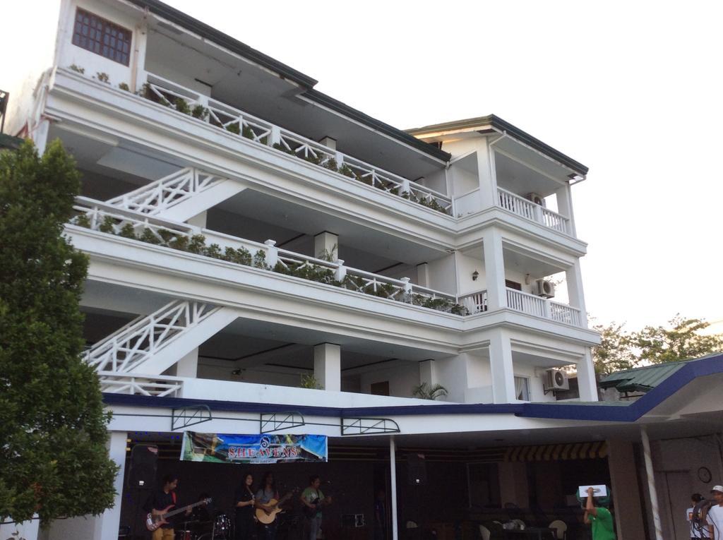Subiza Beach Resort Olongapo Bagian luar foto