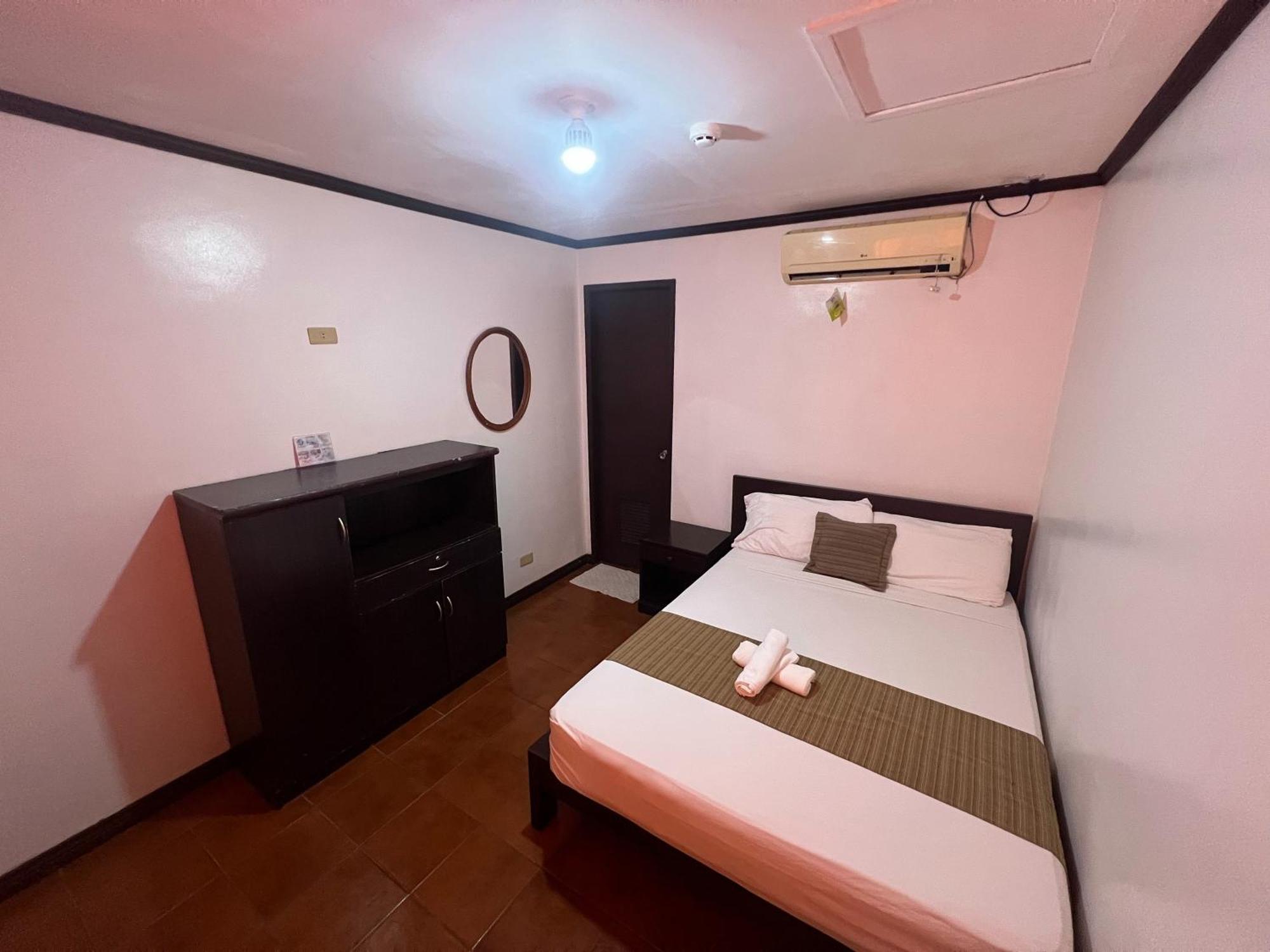 Subiza Beach Resort Olongapo Bagian luar foto