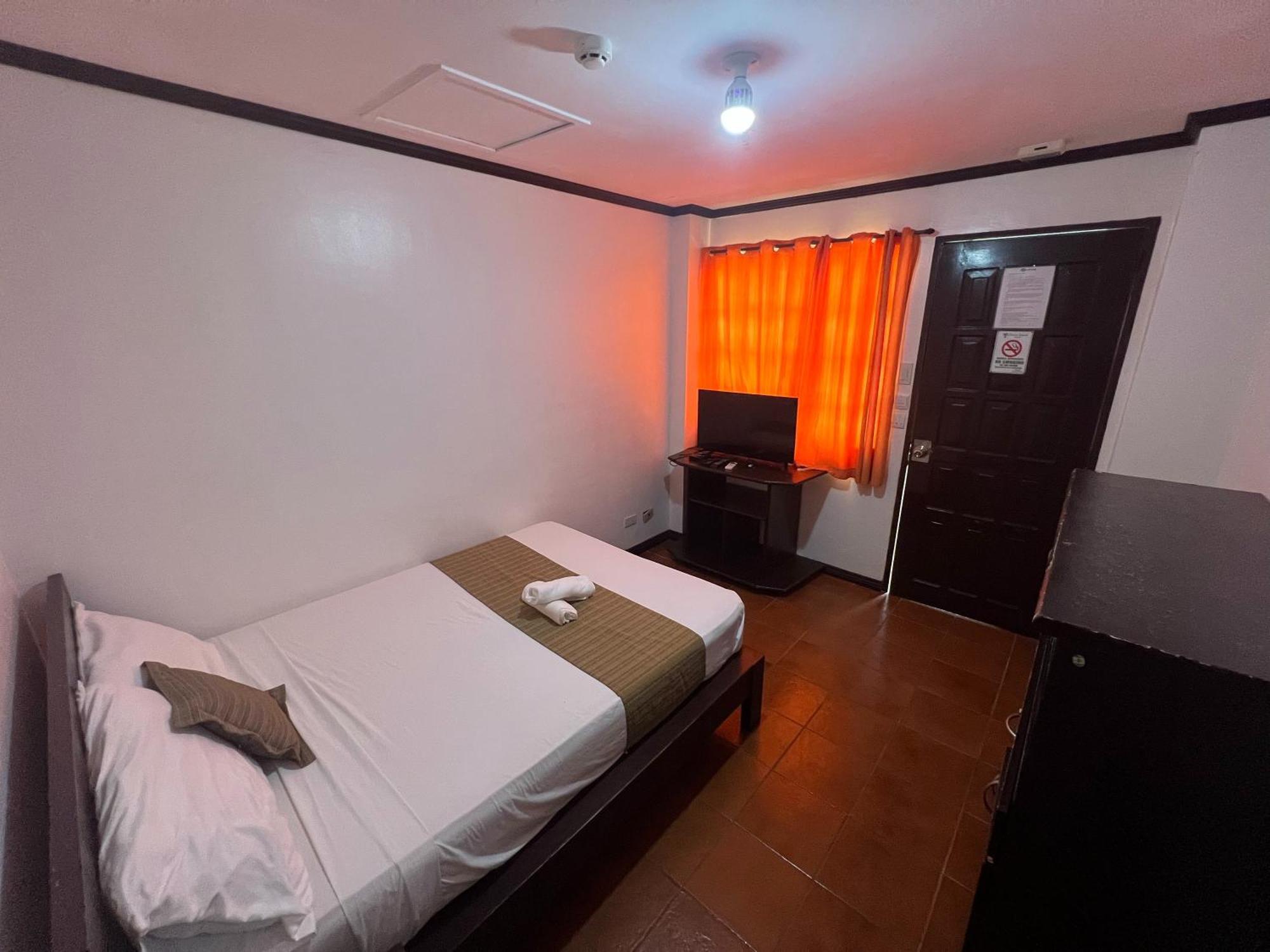 Subiza Beach Resort Olongapo Bagian luar foto