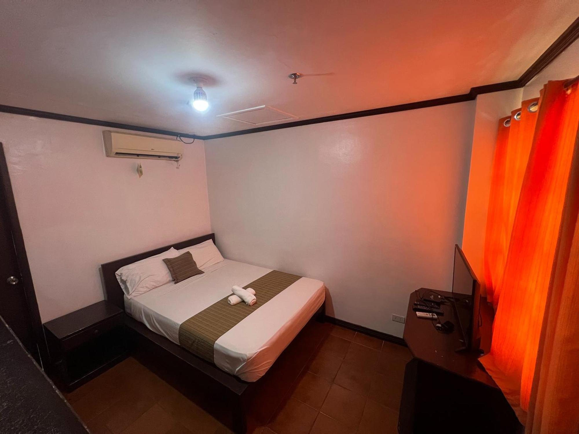 Subiza Beach Resort Olongapo Bagian luar foto