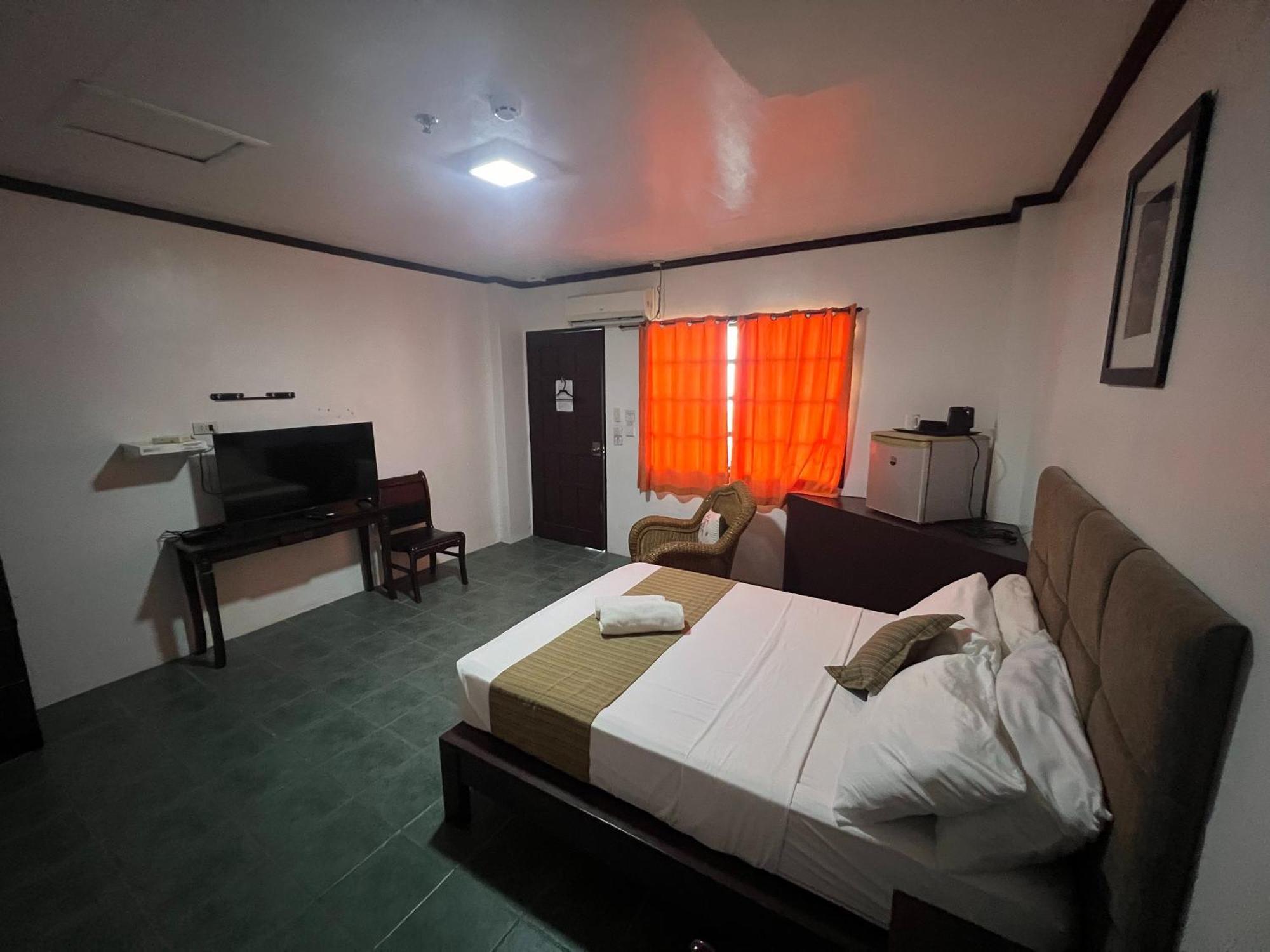 Subiza Beach Resort Olongapo Bagian luar foto