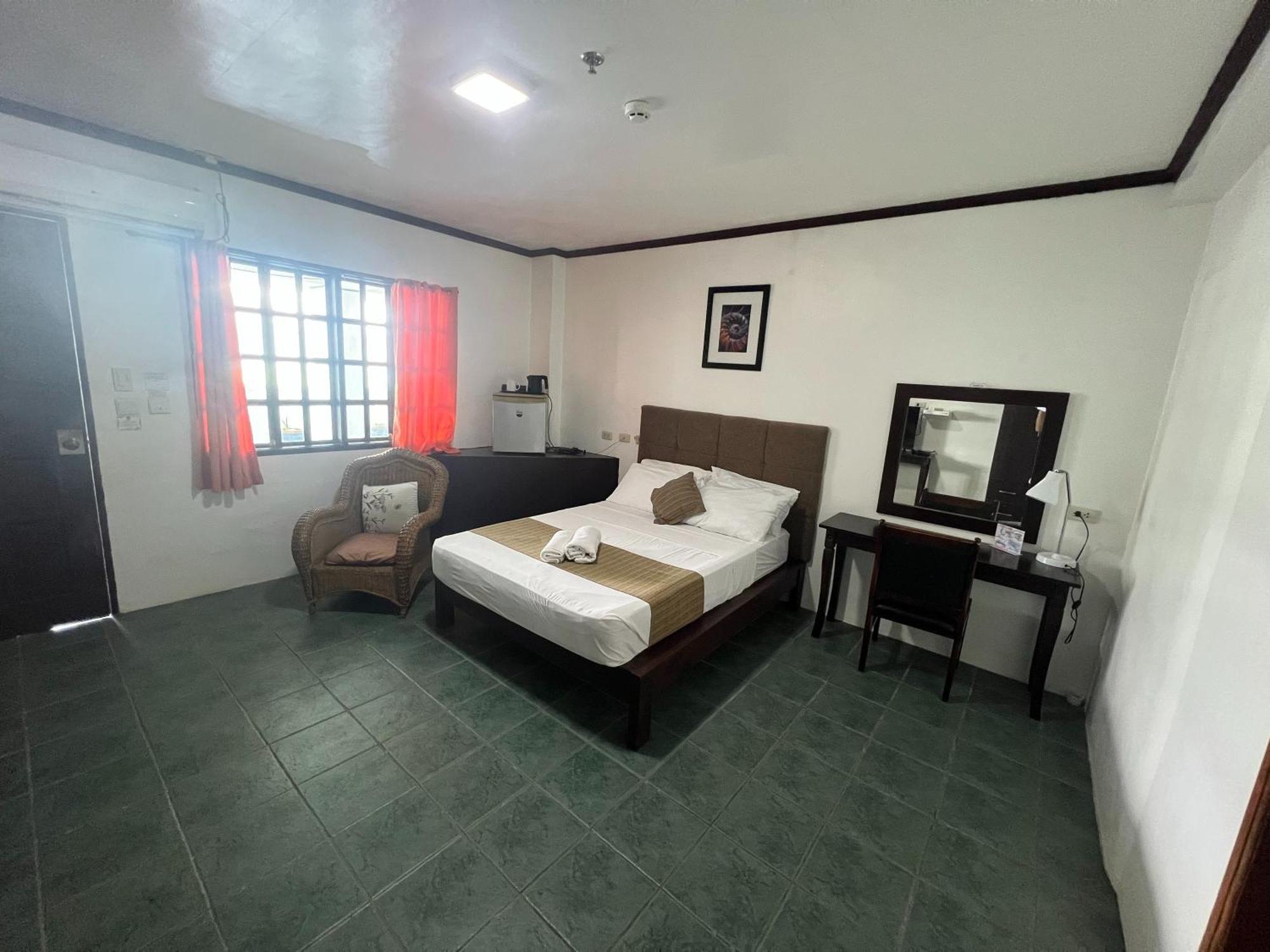 Subiza Beach Resort Olongapo Bagian luar foto