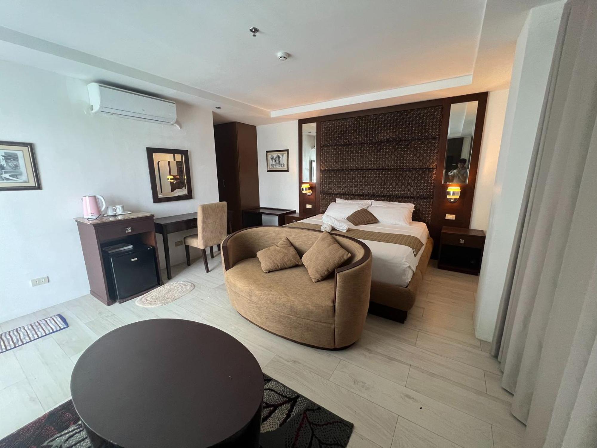 Subiza Beach Resort Olongapo Bagian luar foto