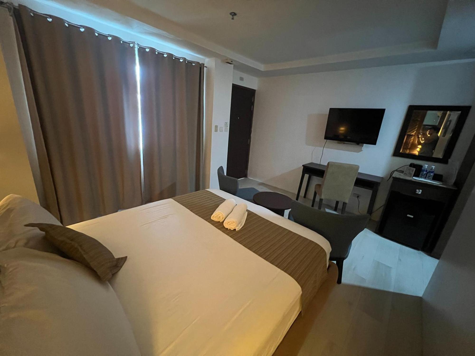 Subiza Beach Resort Olongapo Bagian luar foto