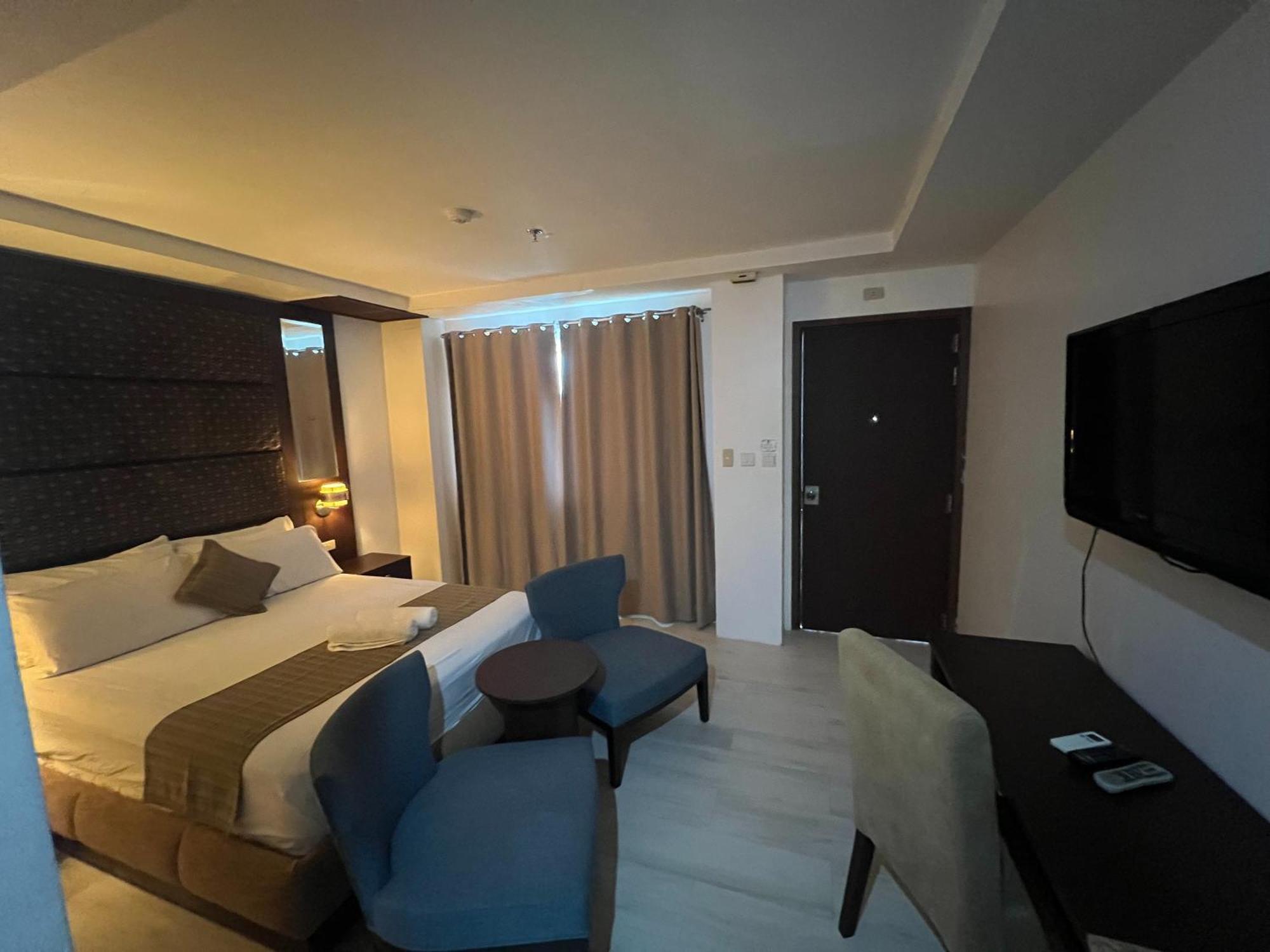 Subiza Beach Resort Olongapo Bagian luar foto