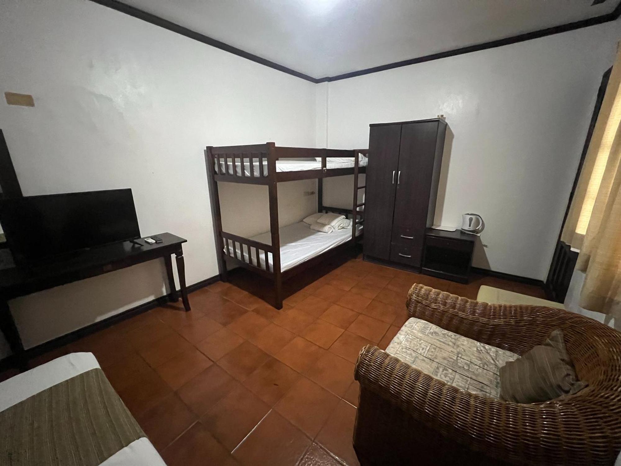 Subiza Beach Resort Olongapo Bagian luar foto